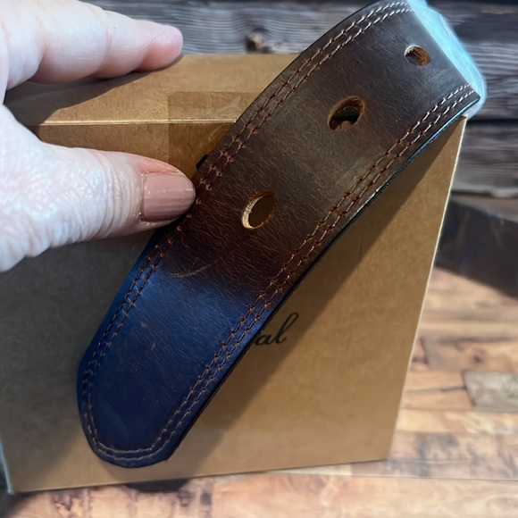 NWT Jeereal Men’s Leather Belt Size 44” - Picture 3 of 3